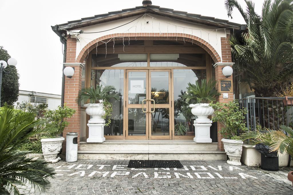 Camp'S Hotel Colonna Exteriör bild